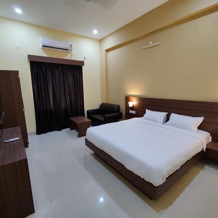 Hr Garden Hotell Deoghar Exteriör bild