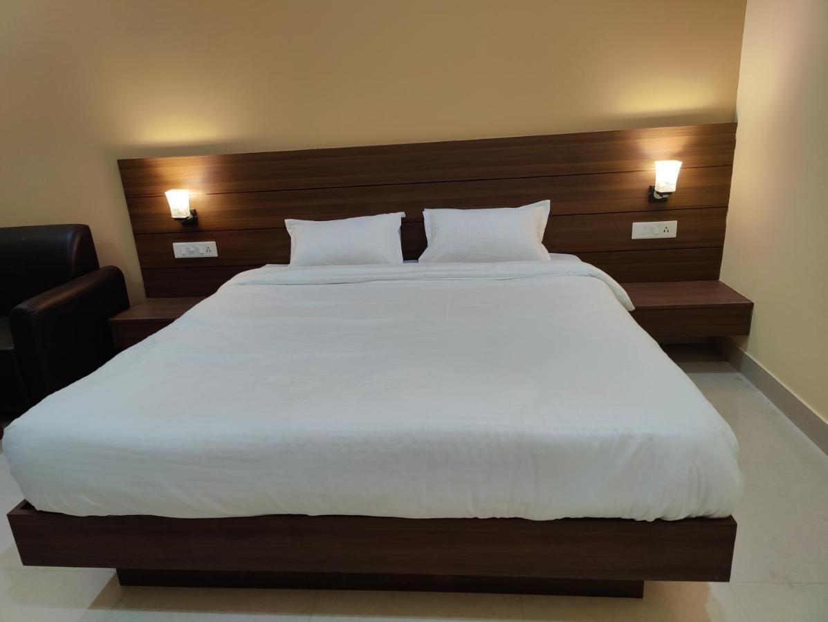 Hr Garden Hotell Deoghar Exteriör bild