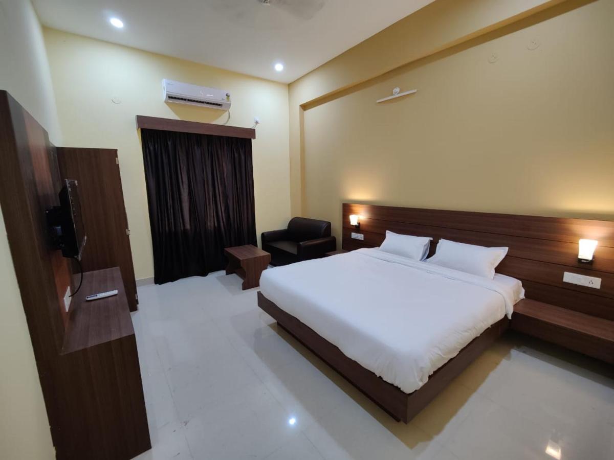 Hr Garden Hotell Deoghar Exteriör bild